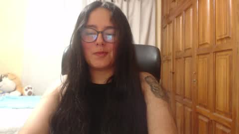 Snapshot of venus_cat_ chatting on 06-12-26, 04:11 Venus online show from 06-12-26, 04:11