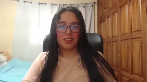 Snapshot of venus_cat_ chatting on 06-12-26, 09:25 Venus online show from 06-12-26, 09:25