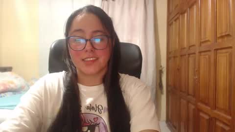 Snapshot of venus_cat_ chatting on 06-19-26, 08:23 Venus online show from 06-19-26, 08:23