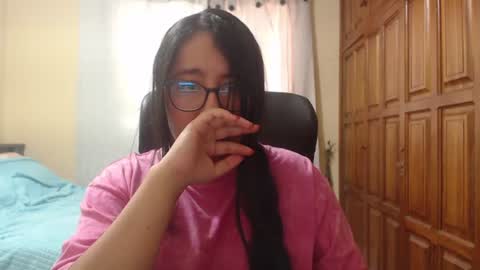 Snapshot of venus_cat_ chatting on 06-20-26, 03:04 Venus online show from 06-20-26, 03:04