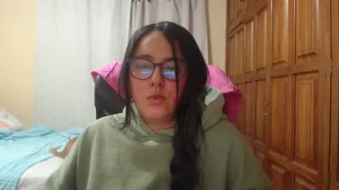 Snapshot of venus_cat_ chatting on 06-21-26, 03:31 Venus online show from 06-21-26, 03:31