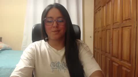 Snapshot of venus_cat_ chatting on 07-29-26, 04:32 Venus online show from 07-29-26, 04:32
