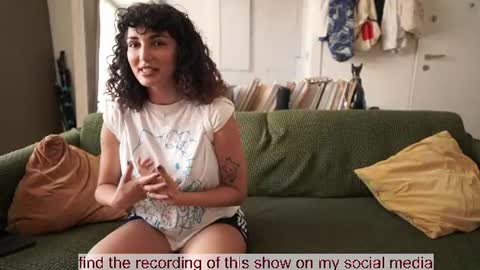 Snapshot of venus_in_jeans chatting on 08-03-26, 09:37 Bella online show from 08-03-26, 09:37