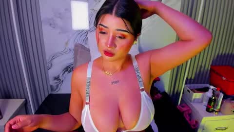 Venusowen  online show from 05-07-26, 02:22