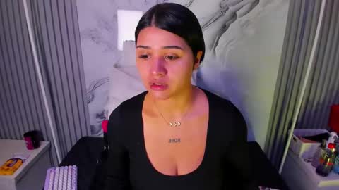 Snapshot of venusowen_ chatting on 05-11-26, 01:17 Venusowen online show from 05-11-26, 01:17