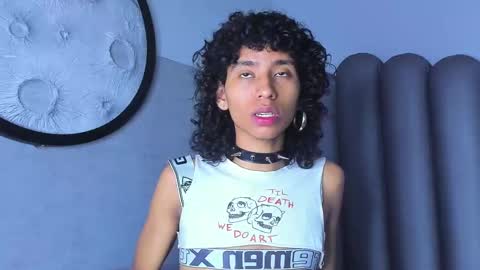 venuss_03 online show from 09-24-25, 03:43