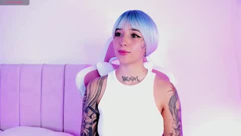 Snapshot of venusvan chatting on 09-26-25, 11:14 Shelly online show from 09-26-25, 11:14