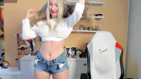 Violetta  online show from 03-12-25, 06:29