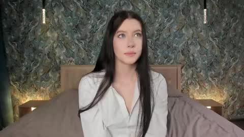 Snapshot of veolasil chatting on 04-21-26, 06:44 Veola online show from 04-21-26, 06:44