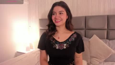 Snapshot of vera_price_ chatting on 07-23-26, 01:09 Vera online show from 07-23-26, 01:09