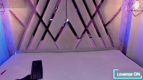 Domelipa  online show from 02-17-25, 03:20