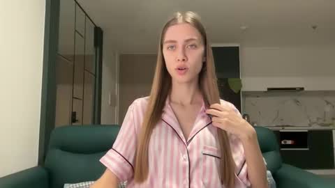 Snapshot of verablanc chatting on 06-01-26, 01:51 verablanc online show from 06-01-26, 01:51