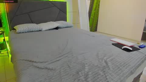 Snapshot of verawattss chatting on 05-14-26, 01:07 Vera online show from 05-14-26, 01:07