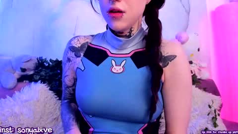 Sonya online show from 02-14-25, 06:34