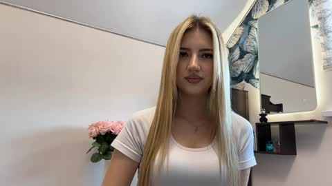 Elisa online show from 04-06-26, 09:54