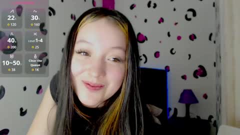 Snapshot of vero_doll12 chatting on 05-27-26, 02:36 Verinica online show from 05-27-26, 02:36