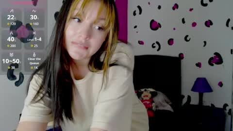 Snapshot of vero_doll12 chatting on 05-29-26, 01:09 Verinica online show from 05-29-26, 01:09