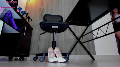 Snapshot of vero_starxx chatting on 09-23-25, 08:12 Goddess Veronica online show from 09-23-25, 08:12