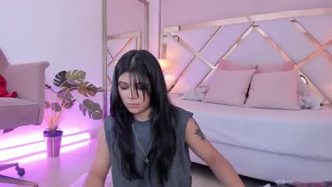 Snapshot of verokax chatting on 09-17-25, 05:47 Vero online show from 09-17-25, 05:47