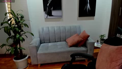 Snapshot of veromars_ chatting on 01-24-25, 03:13 Catalina online show from 01-24-25, 03:13