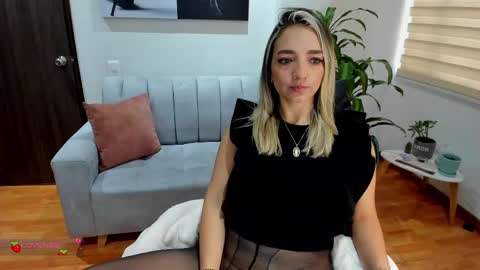 Snapshot of veromars_ chatting on 02-12-25, 12:55 Catalina online show from 02-12-25, 12:55