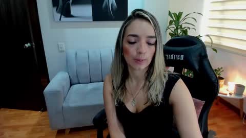 Catalina online show from 02-25-25, 12:34