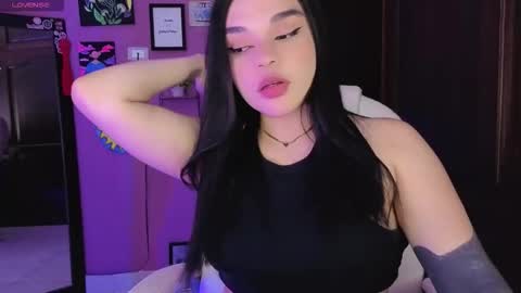 veronica_118 online show from 10-06-25, 02:20