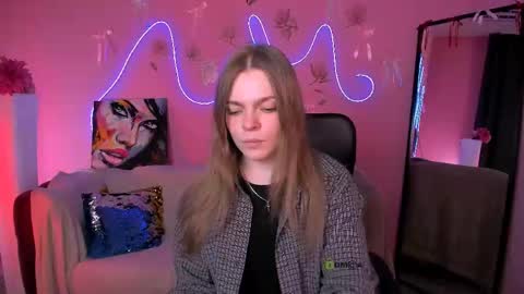 Snapshot of veronica_bubble chatting on 04-30-26, 07:20 Ronni online show from 04-30-26, 07:20