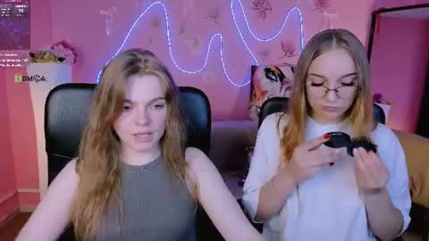 Snapshot of veronica_bubble chatting on 06-08-26, 01:28 Ronni online show from 06-08-26, 01:28