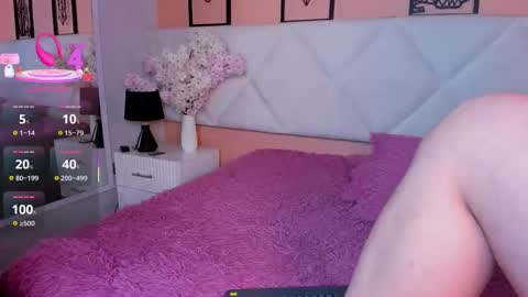 veronica_hill_ online show from 11-19-25, 03:17