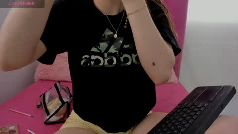 Veronica online show from 04-14-26, 06:03