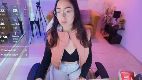 Snapshot of veronica_miiller chatting on 05-15-26, 07:43 veronica online show from 05-15-26, 07:43
