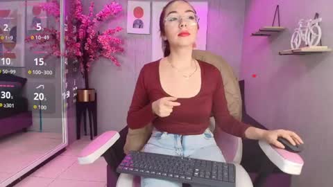 Snapshot of veronica_miiller chatting on 05-26-26, 07:43 veronica online show from 05-26-26, 07:43