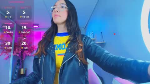 Snapshot of veronica_miiller chatting on 06-17-26, 07:26 veronica online show from 06-17-26, 07:26