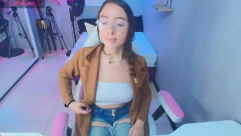 Snapshot of veronica_miiller chatting on 06-20-26, 07:05 veronica online show from 06-20-26, 07:05