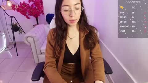Snapshot of veronica_miiller chatting on 07-31-26, 07:35 veronica online show from 07-31-26, 07:35