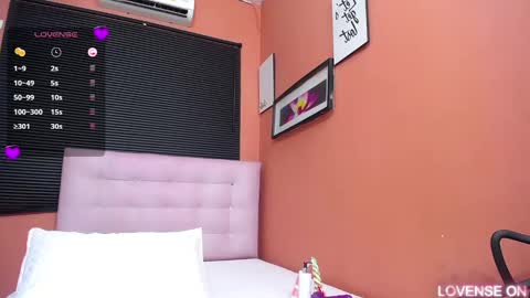 Veronica online show from 03-11-25, 03:56