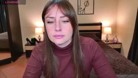 Veronica online show from 10-14-25, 04:57