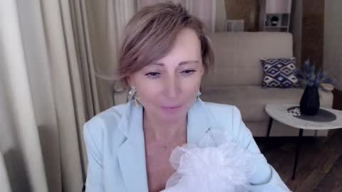 Helen online show from 01-17-25, 11:17