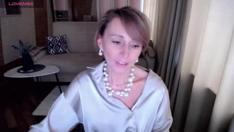 Helen online show from 02-03-25, 11:09