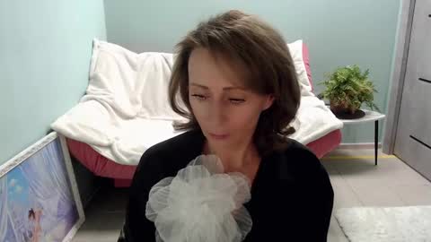 Helen online show from 03-10-25, 05:33