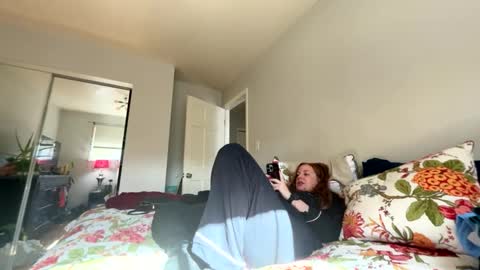 Snapshot of veronicalake chatting on 10-23-25, 08:29 Veronica Lake online show from 10-23-25, 08:29