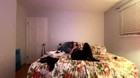 Snapshot of veronicalake chatting on 11-02-25, 04:59 Veronica Lake online show from 11-02-25, 04:59