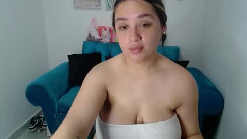 Snapshot of veronicaparkersex chatting on 04-23-26, 12:29 veronicaparkersex online show from 04-23-26, 12:29