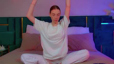 Veronica online show from 05-29-26, 07:34