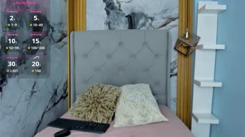 Snapshot of veronicawilson chatting on 10-29-25, 08:54 Veronica online show from 10-29-25, 08:54