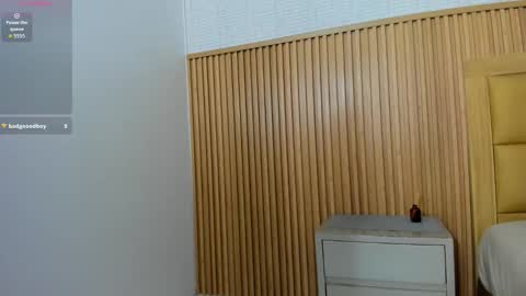 Snapshot of veronicawilson chatting on 11-08-25, 01:33 Veronica online show from 11-08-25, 01:33