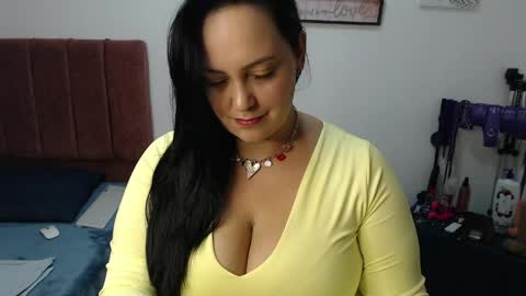 Snapshot of veroniicabbw_ chatting on 06-03-26, 02:44 veroniicabbw_ online show from 06-03-26, 02:44