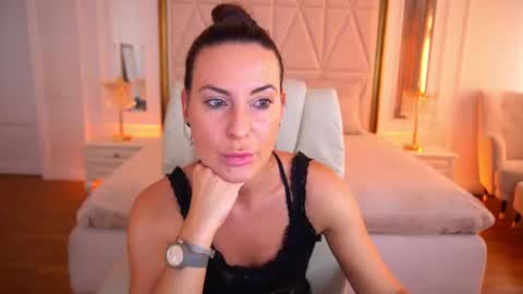 Veronica online show from 07-29-26, 05:49