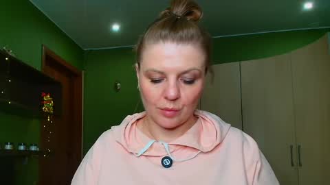 VeronikawGold online show from 05-27-26, 01:57